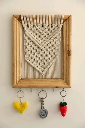 WOODEN FRAME MACRAME KEY RACK